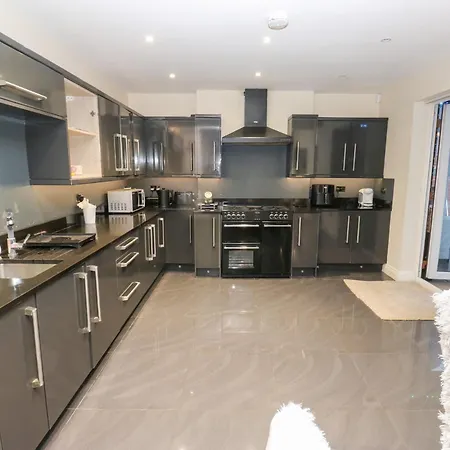 Holiday home Middleton Park House