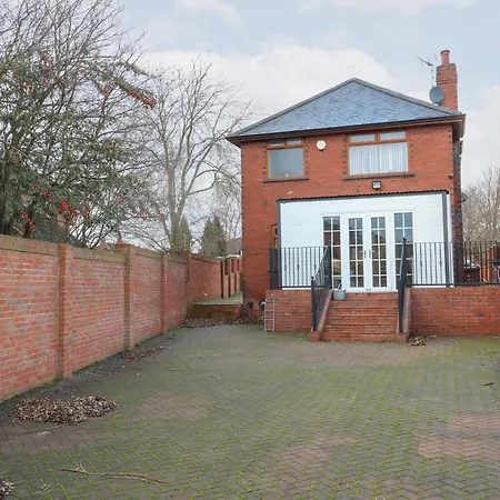 Middleton Park House Holiday home