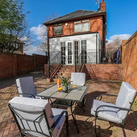 Middleton Park House Holiday home *